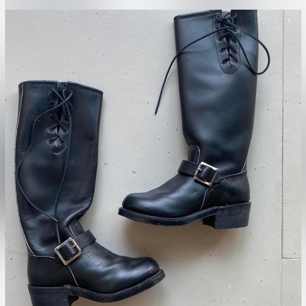 Rare vintage 90s knee high lace up black genuine leather boots.